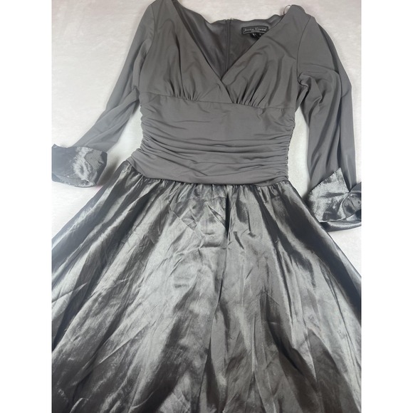 Jessica Howard Dresses & Skirts - Jessica Howard Dress Womens 4 Silver Satin Ruched V Neck Long Sleeve‎ Maxi Gown